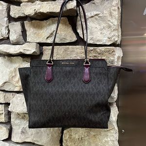 Large NWOT Michael Kors Bag